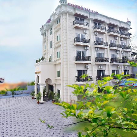 Hotel Coorg Palace Мадикери Екстериор снимка