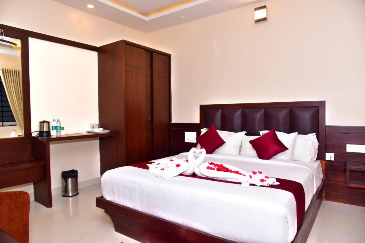 Hotel Coorg Palace Мадикери Екстериор снимка