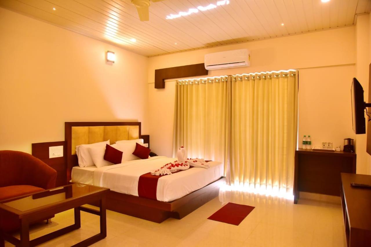 Hotel Coorg Palace Мадикери Екстериор снимка