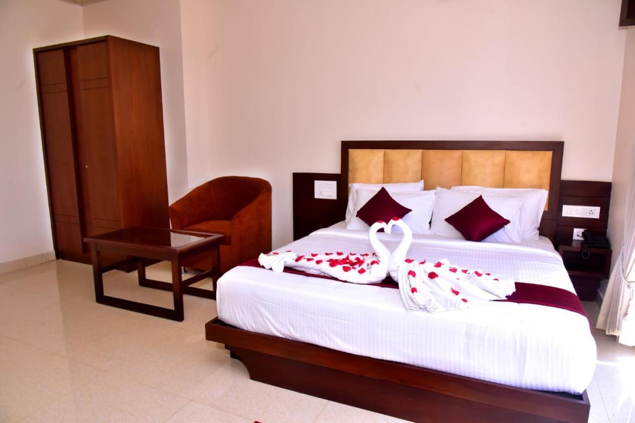 Hotel Coorg Palace Мадикери Екстериор снимка